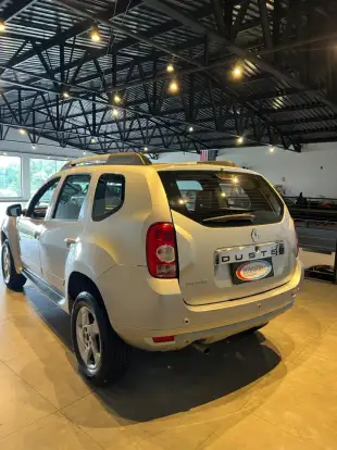 RENAULT-DUSTER-2012