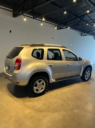 RENAULT-DUSTER-2012