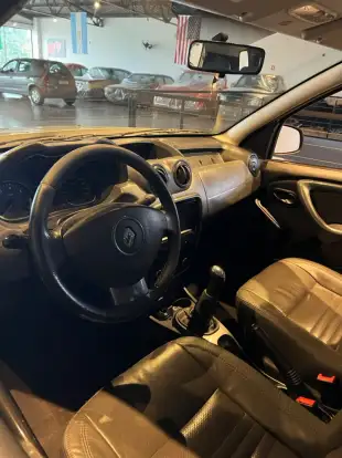 RENAULT-DUSTER-2012