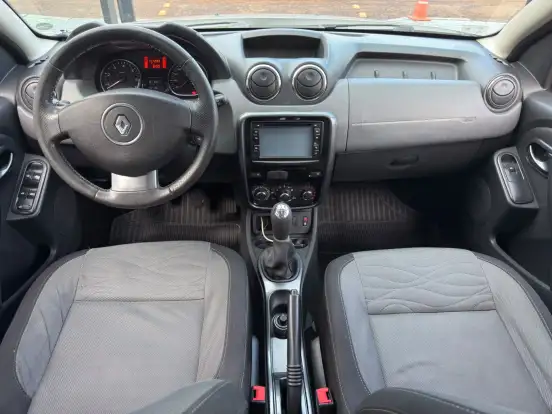 RENAULT-DUSTER-2012