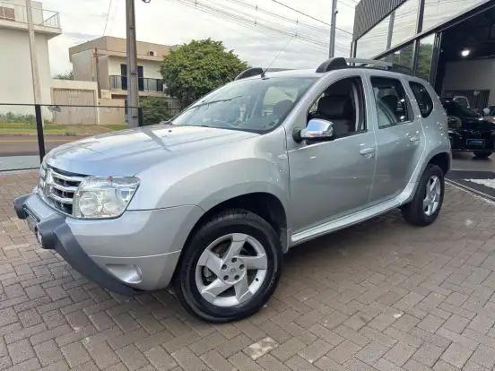 RENAULT-DUSTER-2012