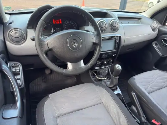RENAULT-DUSTER-2012