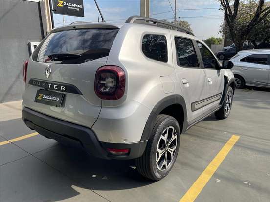 RENAULT-DUSTER-2023