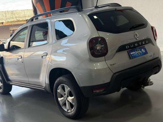 RENAULT-DUSTER-2022