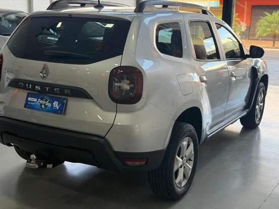 RENAULT-DUSTER-2022