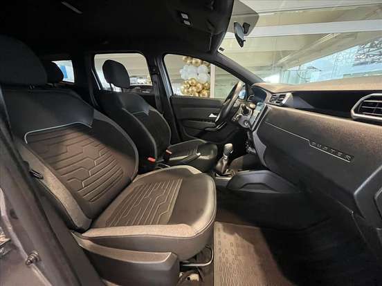 RENAULT-DUSTER-2023