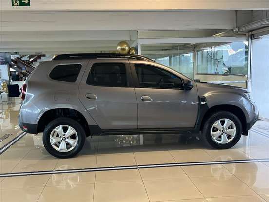 RENAULT-DUSTER-2023