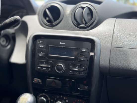 RENAULT-DUSTER-2012