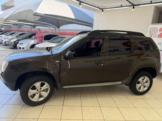 RENAULT-DUSTER-2012