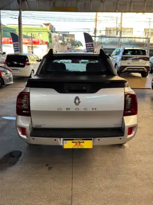 RENAULT-DUSTER OROCH-2015