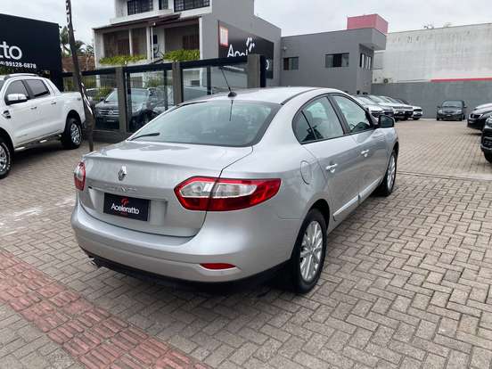 RENAULT-FLUENCE-2015