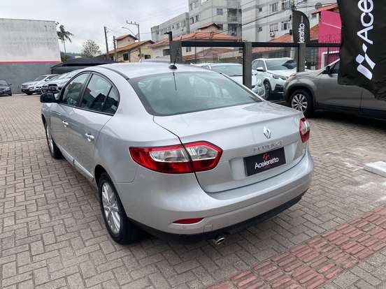 RENAULT-FLUENCE-2.0 DYNAMIQUE 16V FLEX 4P AUTOMÁTICO RENAULT-FLUENCE-2015