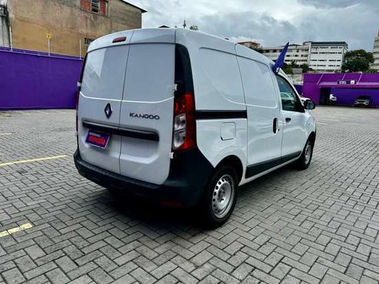 RENAULT-KANGOO-2024
