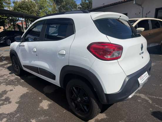 RENAULT-KWID-1.0 12V SCE FLEX OUTSIDER MANUAL RENAULT-KWID-2021