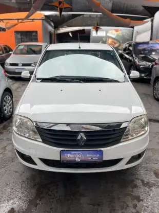 RENAULT-LOGAN-2012