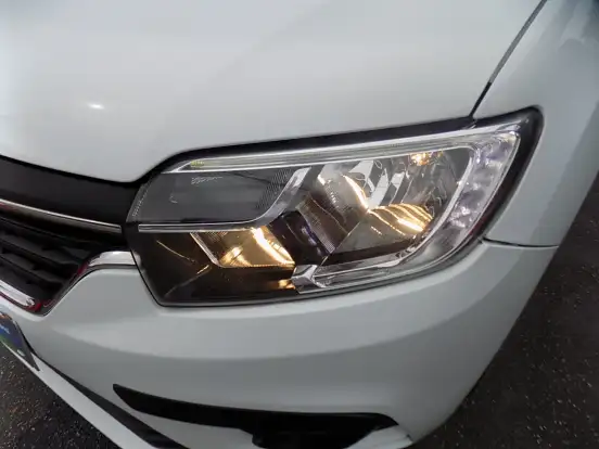 RENAULT-LOGAN-2022