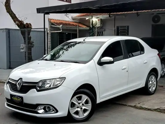 RENAULT-LOGAN-2014