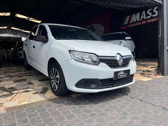 RENAULT-LOGAN-2017