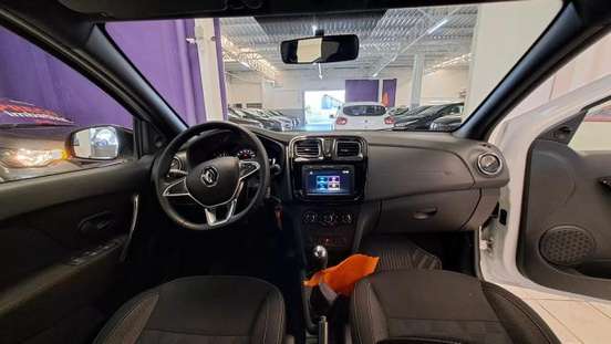RENAULT-LOGAN-2024