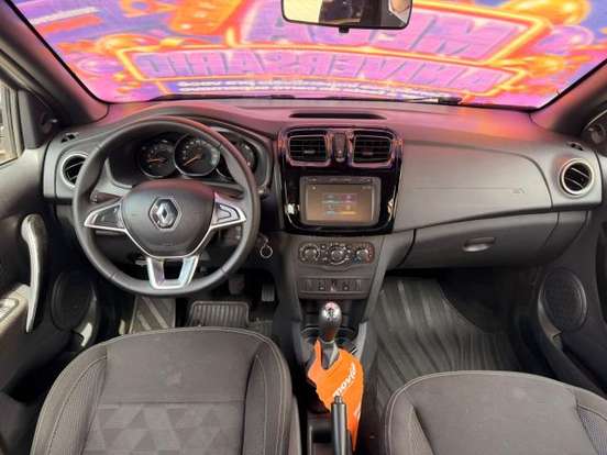 RENAULT-LOGAN-2024