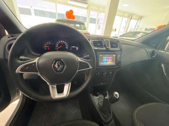 RENAULT-LOGAN-2024