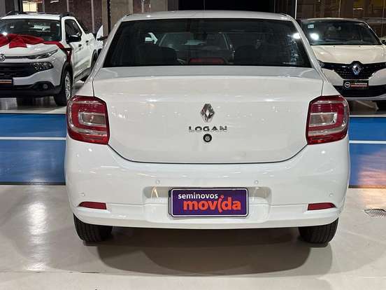 RENAULT-LOGAN-2024