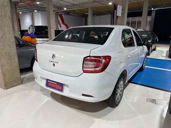 RENAULT-LOGAN-2024
