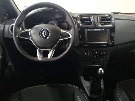 RENAULT-LOGAN-2024