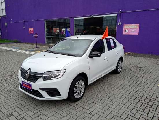 RENAULT-LOGAN-2024