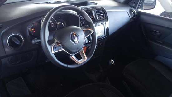 RENAULT-LOGAN-2024