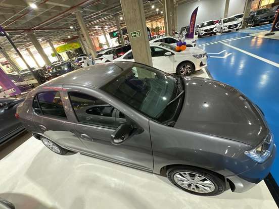 RENAULT-LOGAN-2024