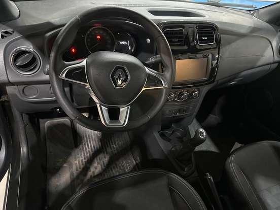 RENAULT-LOGAN-2024