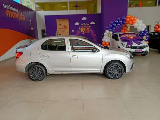 RENAULT-LOGAN-2024