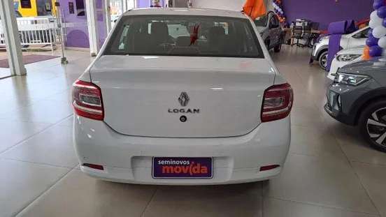 RENAULT-LOGAN-2024