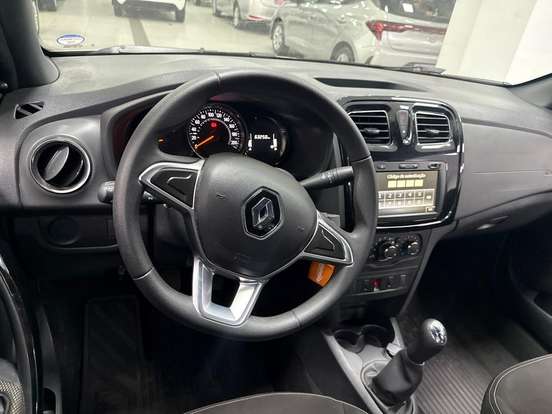 RENAULT-LOGAN-2024