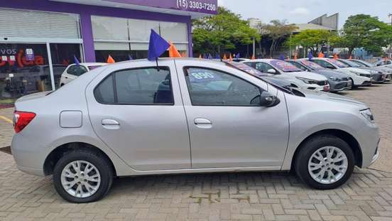 RENAULT-LOGAN-2024