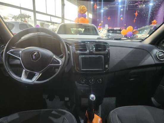 RENAULT-LOGAN-2024