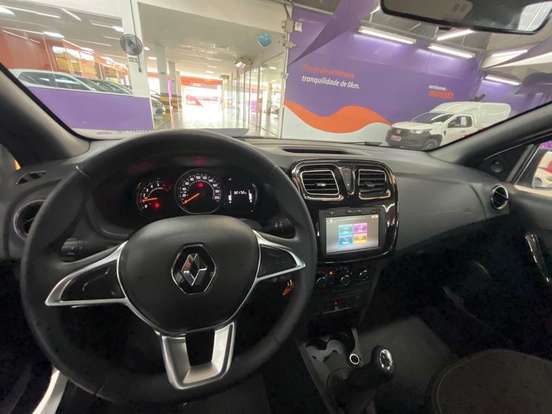 RENAULT-LOGAN-2024