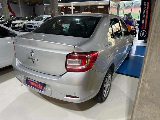 RENAULT-LOGAN-2024
