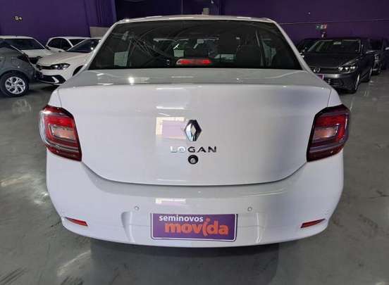 RENAULT-LOGAN-2024