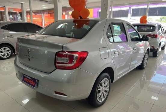 RENAULT-LOGAN-2024