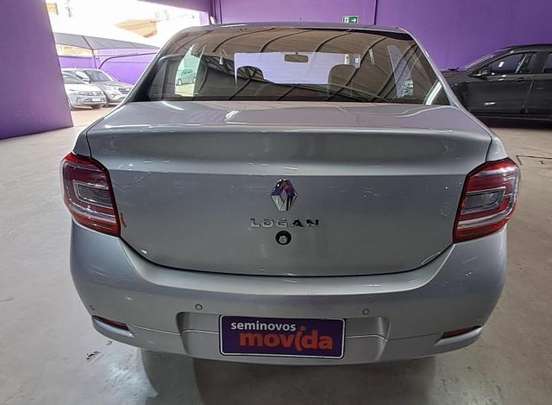 RENAULT-LOGAN-2024
