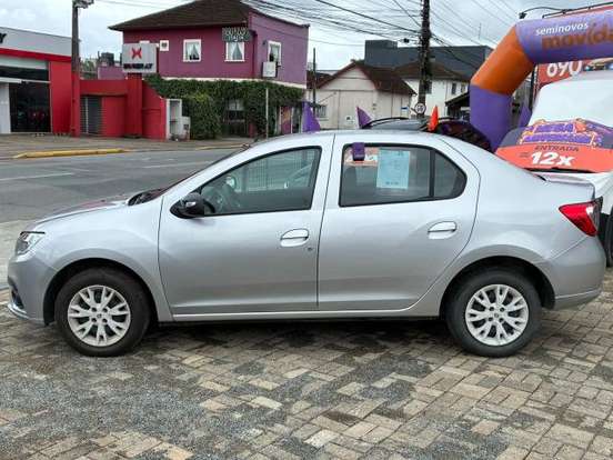 RENAULT-LOGAN-2024