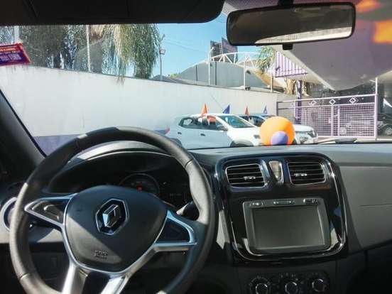 RENAULT-LOGAN-2024