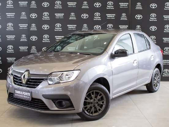 RENAULT-LOGAN-2022