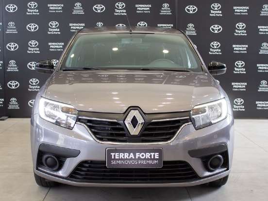 RENAULT-LOGAN-2022