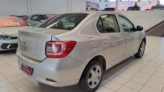 RENAULT-LOGAN-2024