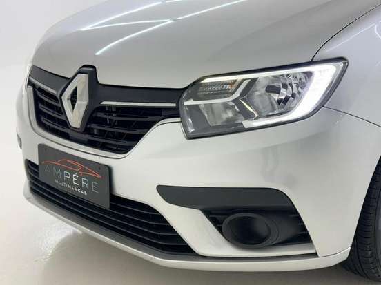 RENAULT-LOGAN-2021