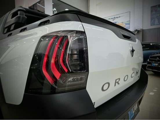 RENAULT-OROCH-2024