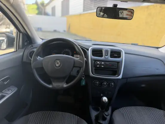 RENAULT-SANDERO-2017